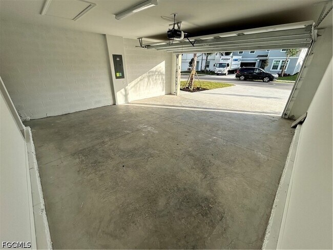 Building Photo - 19872 Green Pasture Rd