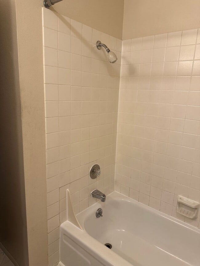 Building Photo - Great single level 2 bed/1 bath duplex in Thurston!