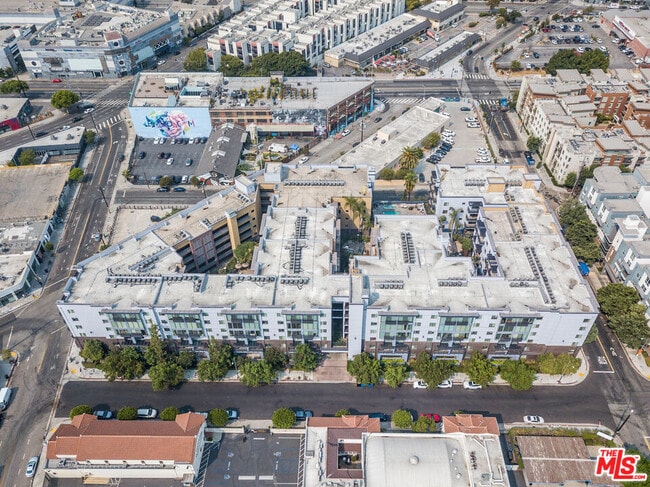 Building Photo - 629 Traction Ave