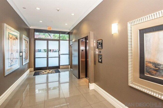 Building Photo - 525 11th Ave