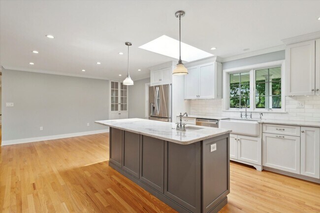 Building Photo - 432 Webb Rd