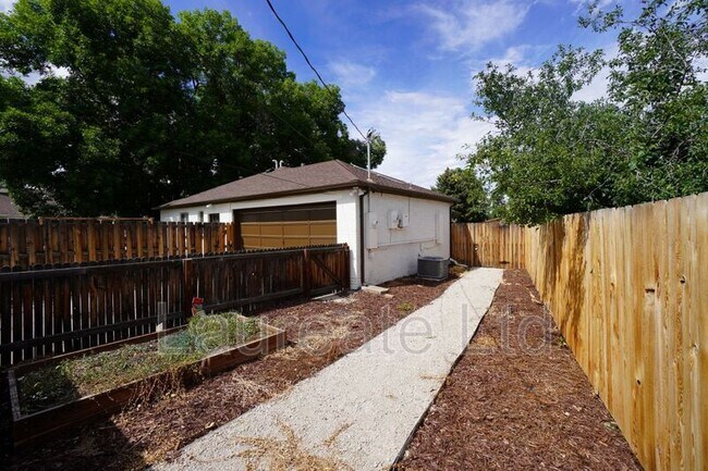 Building Photo - 5090 W 36th Ave