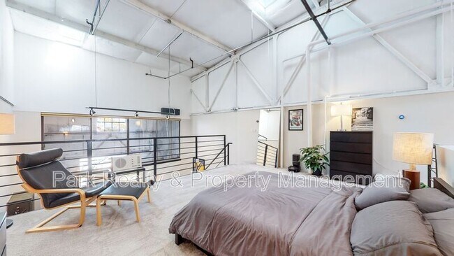 Building Photo - 3377 Blake St