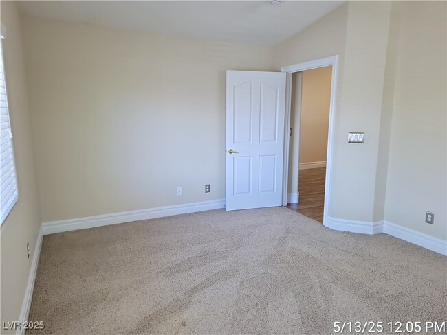 Building Photo - 8610 Little Fox St