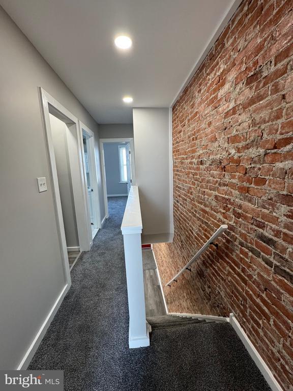 Building Photo - 2718 E Madison St