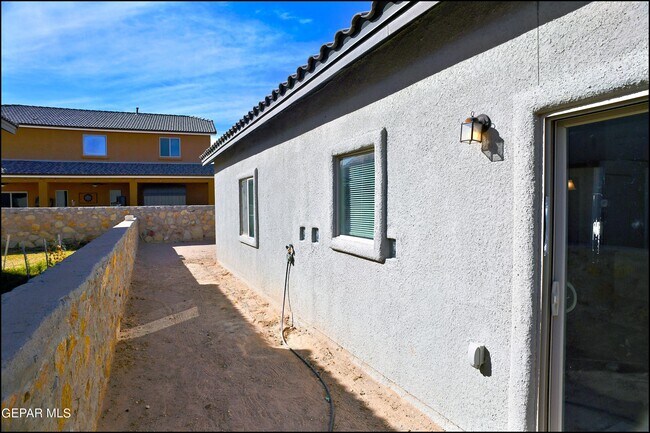 Building Photo - 781 Croxdale St