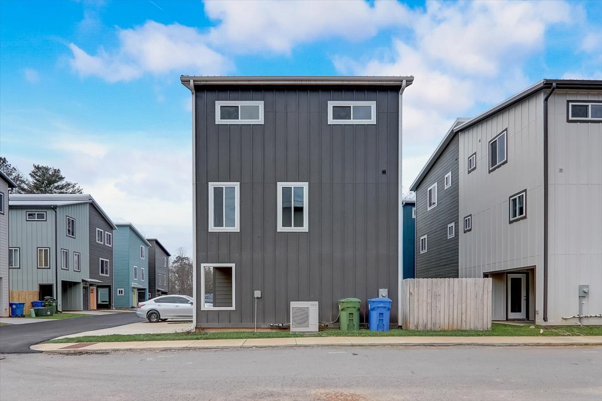 Building Photo - 1 W Citra St