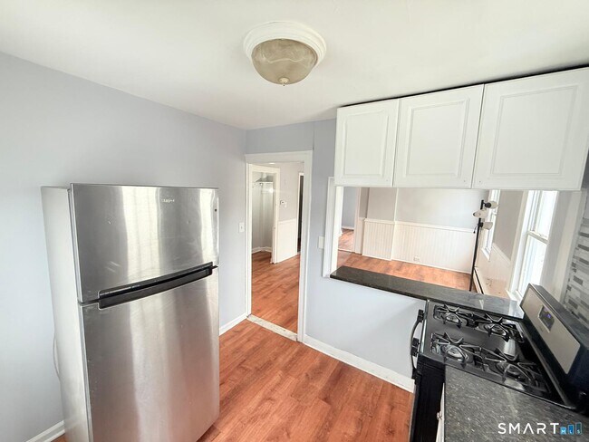 Building Photo - 240 Wood Ave