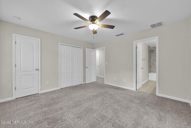 Building Photo - 452 Walnut Dr