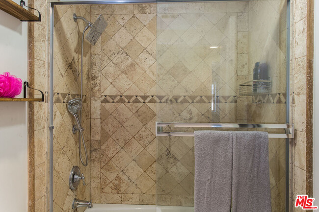 Building Photo - 1146 Hacienda Pl
