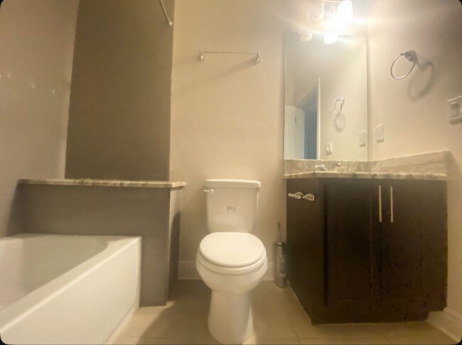 Building Photo - Beautiful Open Concept Home