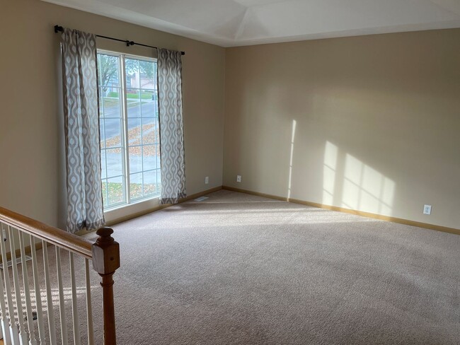 Building Photo - Beautiful Home in Bellevue for Rent!!!