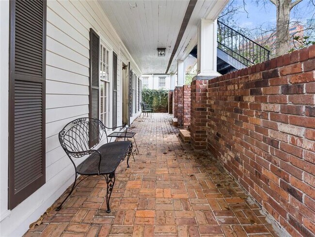 Building Photo - 1872 Wycliff Rd NW