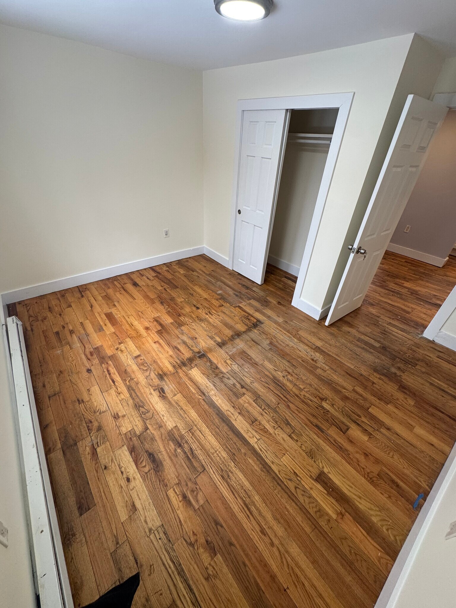 Building Photo - 27 Grant St