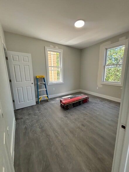 Building Photo - 257 Ellis Ave