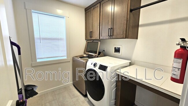 Building Photo - 906 NW 178th St