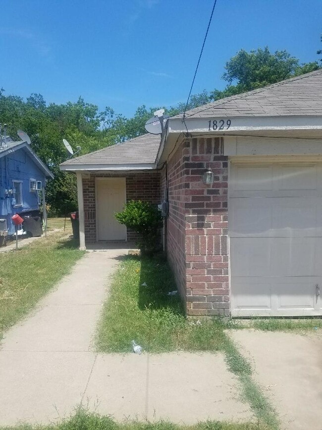 Building Photo - 1829-1831 Dillard St