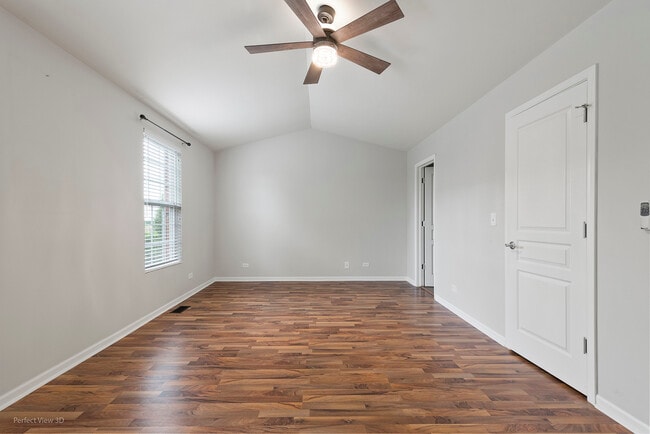 Building Photo - 464 Valentine Way