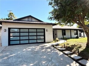 Building Photo - 9912 Newcomb Ave