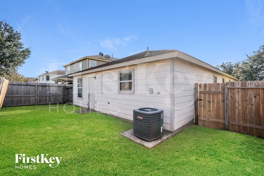 Building Photo - 6622 Hawthorne Falls Ln