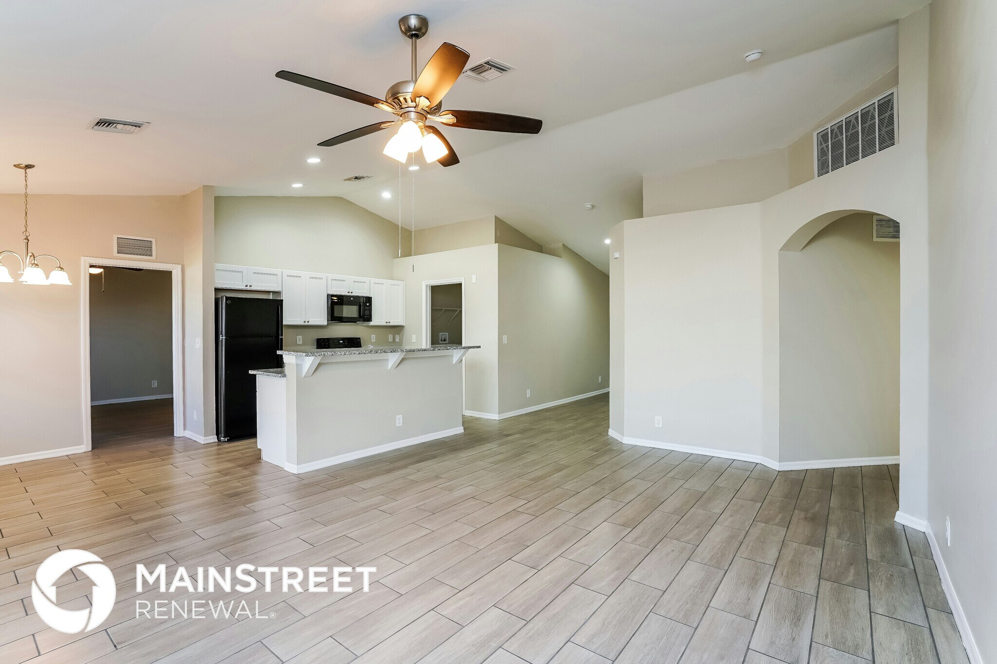 Building Photo - 916 NW 15th Ave