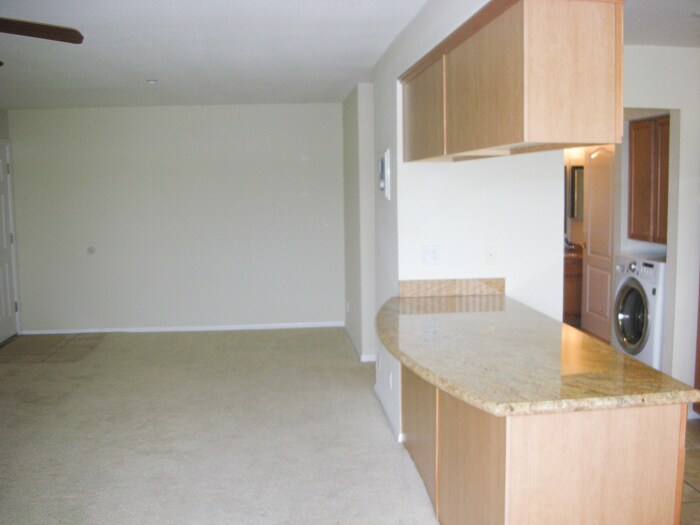 Building Photo - 615 Fredricks Ave