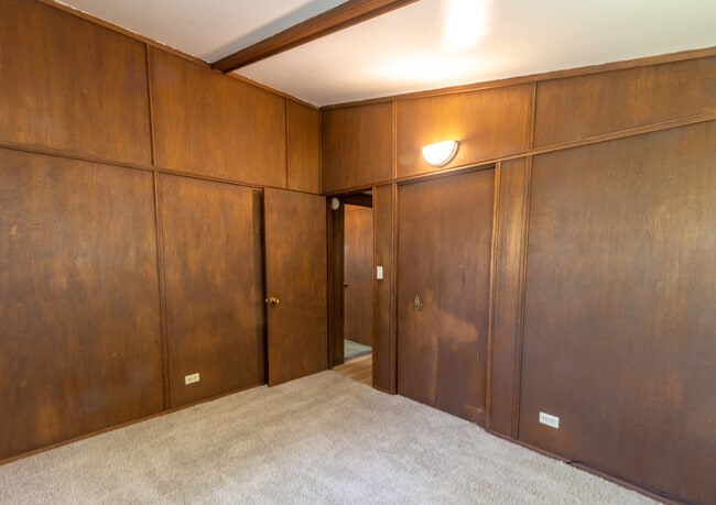 Building Photo - 810 W Jackson St