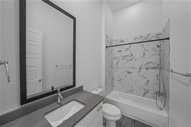 Building Photo - 5804 Toscana Ave