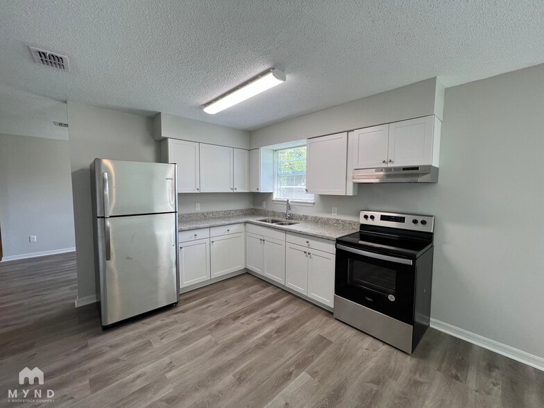 Building Photo - 10731 Appaloosa Dr