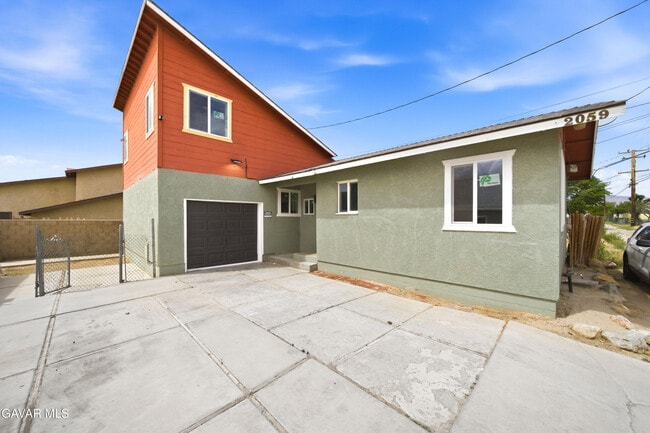 Building Photo - 2059 Shasta St