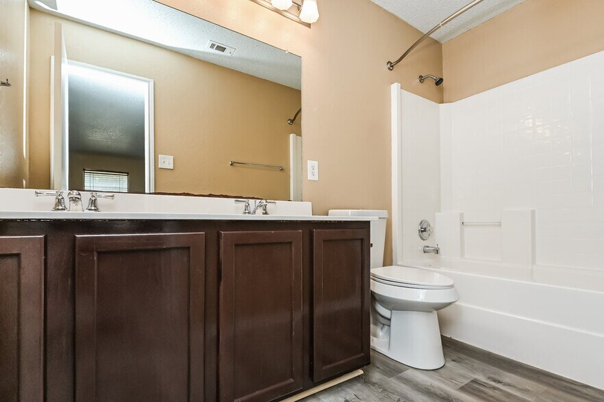 Building Photo - 5213 Bedfordshire Dr