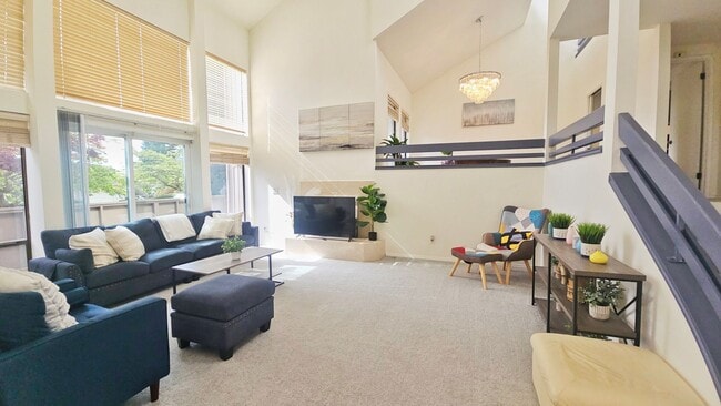 Building Photo - Beautiful Remodeled 4 Bedroom and 2.5 Bathroom Single Family House - Bellevue