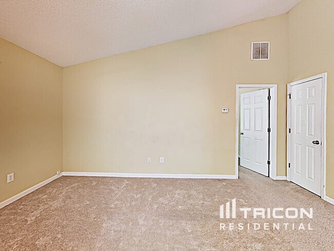 Building Photo - 6868 Merrywood Dr