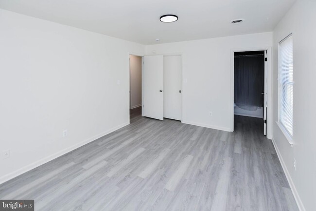 Building Photo - 4624 Governor Kent Ct