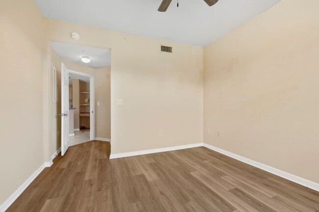 Building Photo - 410 S Villa San Marco Dr