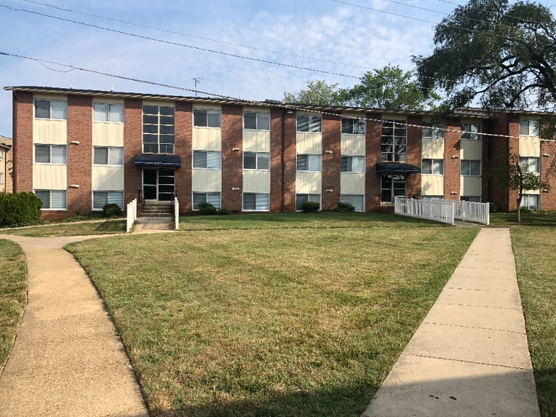 Building Photo - 8263 Russell Rd