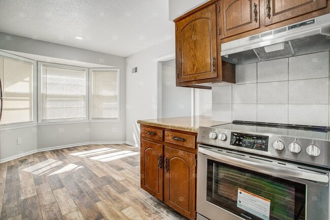 Building Photo - 8435 E 56th Terrace