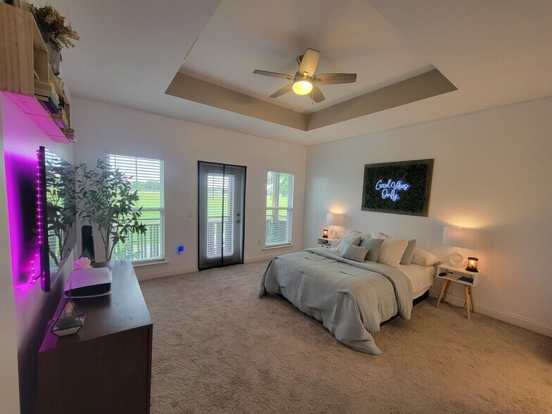 Building Photo - 652 Helen Ave