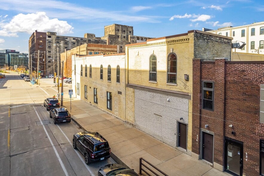 Building Photo - 138 W Pittsburgh Ave
