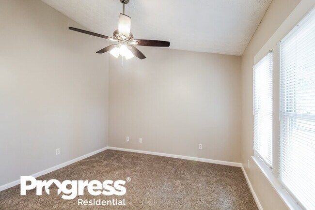 Building Photo - 5285 Brentwood Rd