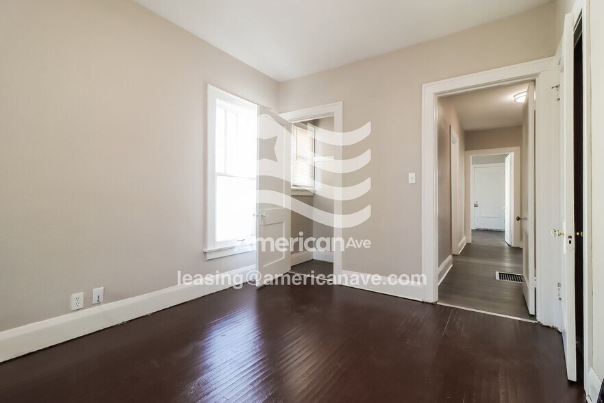 Building Photo - 3962 Woodhaven Dr