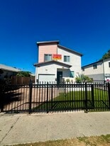 Building Photo - 133 W 74th St