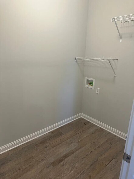 Building Photo - 2027 Spring Lakes Cir