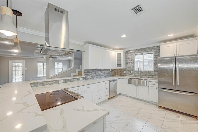 Building Photo - 5611 Nina Lee Ln