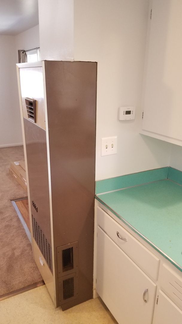 Building Photo - 429 E Pine St