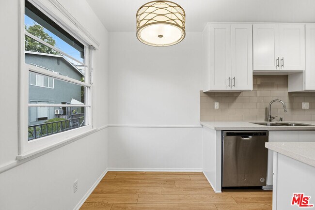 Building Photo - 1944 S Beverly Glen Blvd