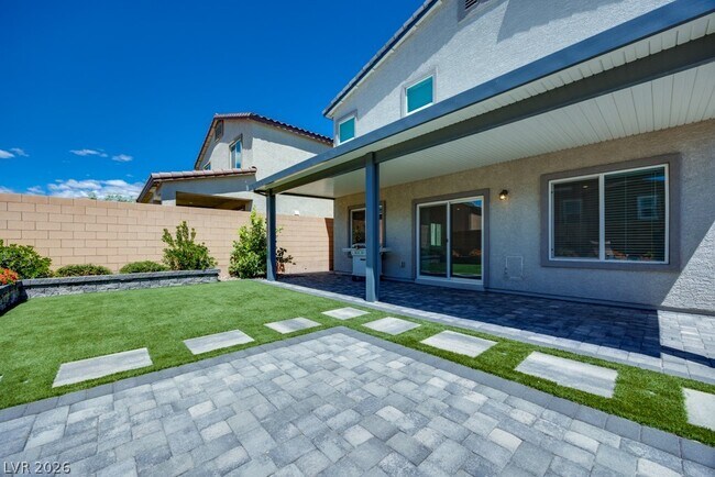 Building Photo - 10963 Preston Trails Ave
