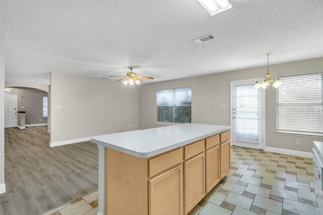 Building Photo - 8105 Flowertree Dr