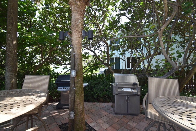 Building Photo - 3700 S Ocean Blvd