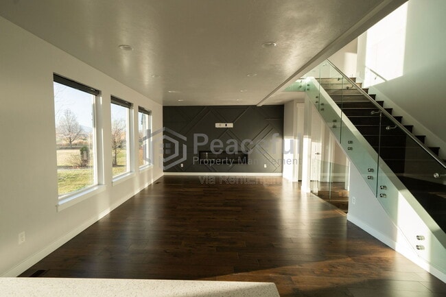 Building Photo - 1867 S Prairie Pond Rd